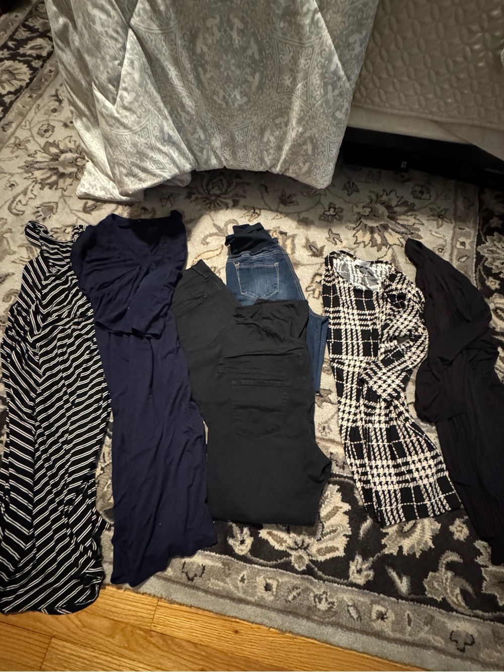 Women’s Maternity bundle of 7 pieces